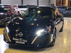 نيسان ألتيما